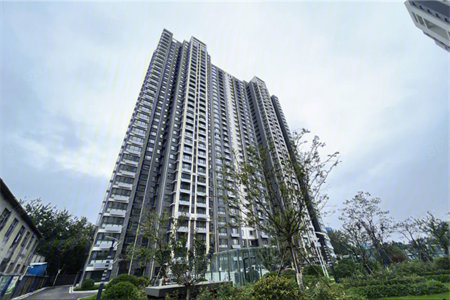 彩虹苑4室3厅3卫116万125m2出售